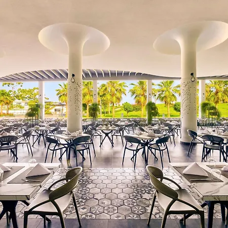 אתר נופש Moevenpick Antalya