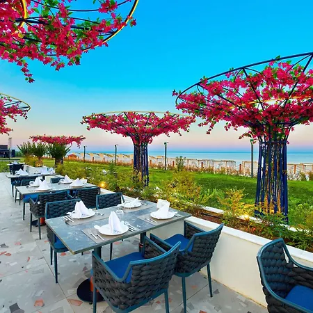 אתר נופש Moevenpick Antalya 5*